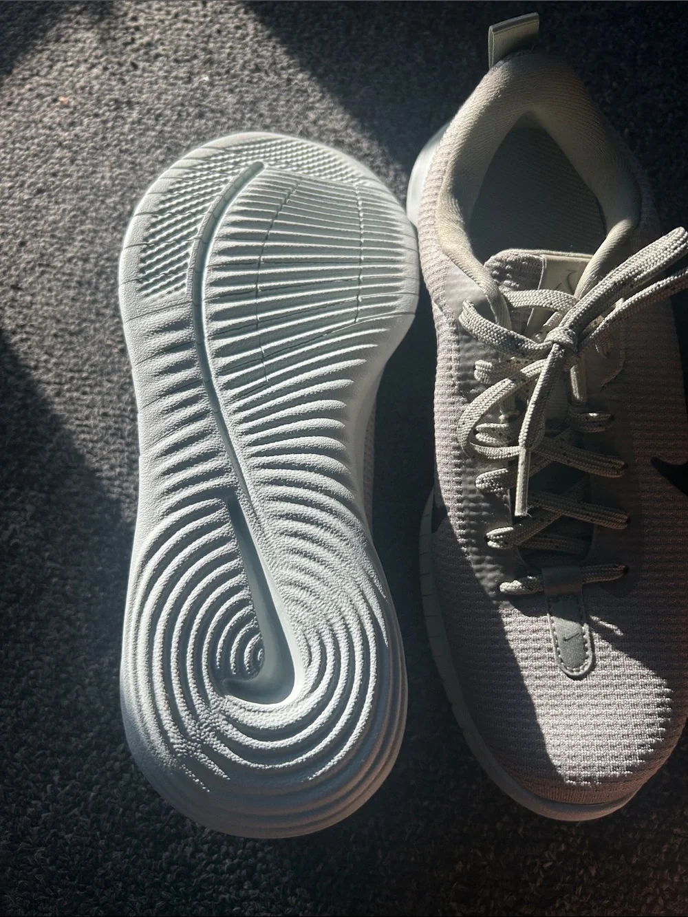 Nike Women's Light Beige/Khaki Athletic Sneakers